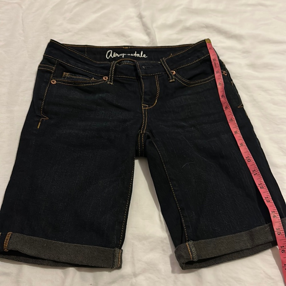 Woman’s 15” Dark Wash Jean Shorts Size 000